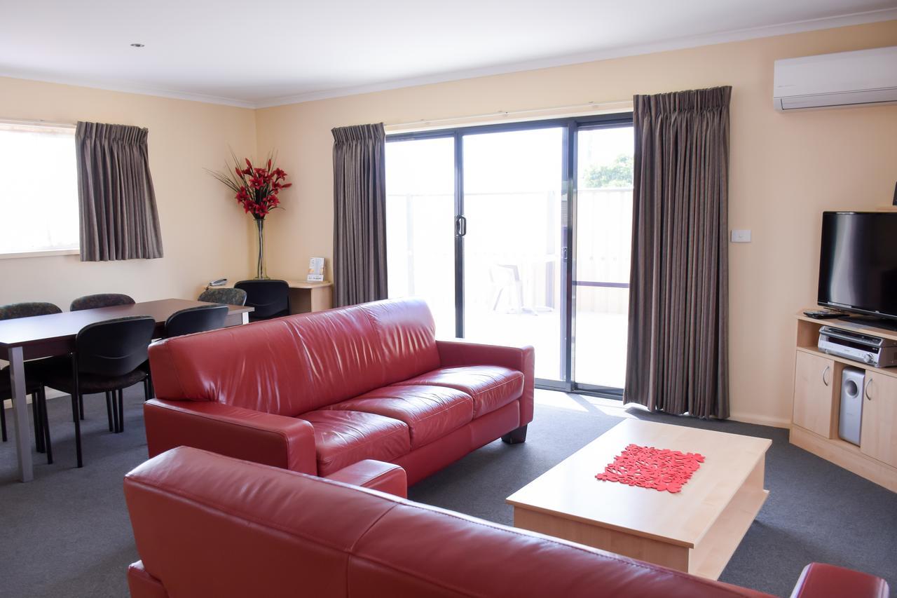 Beachway Motel Ulverstone Exterior photo