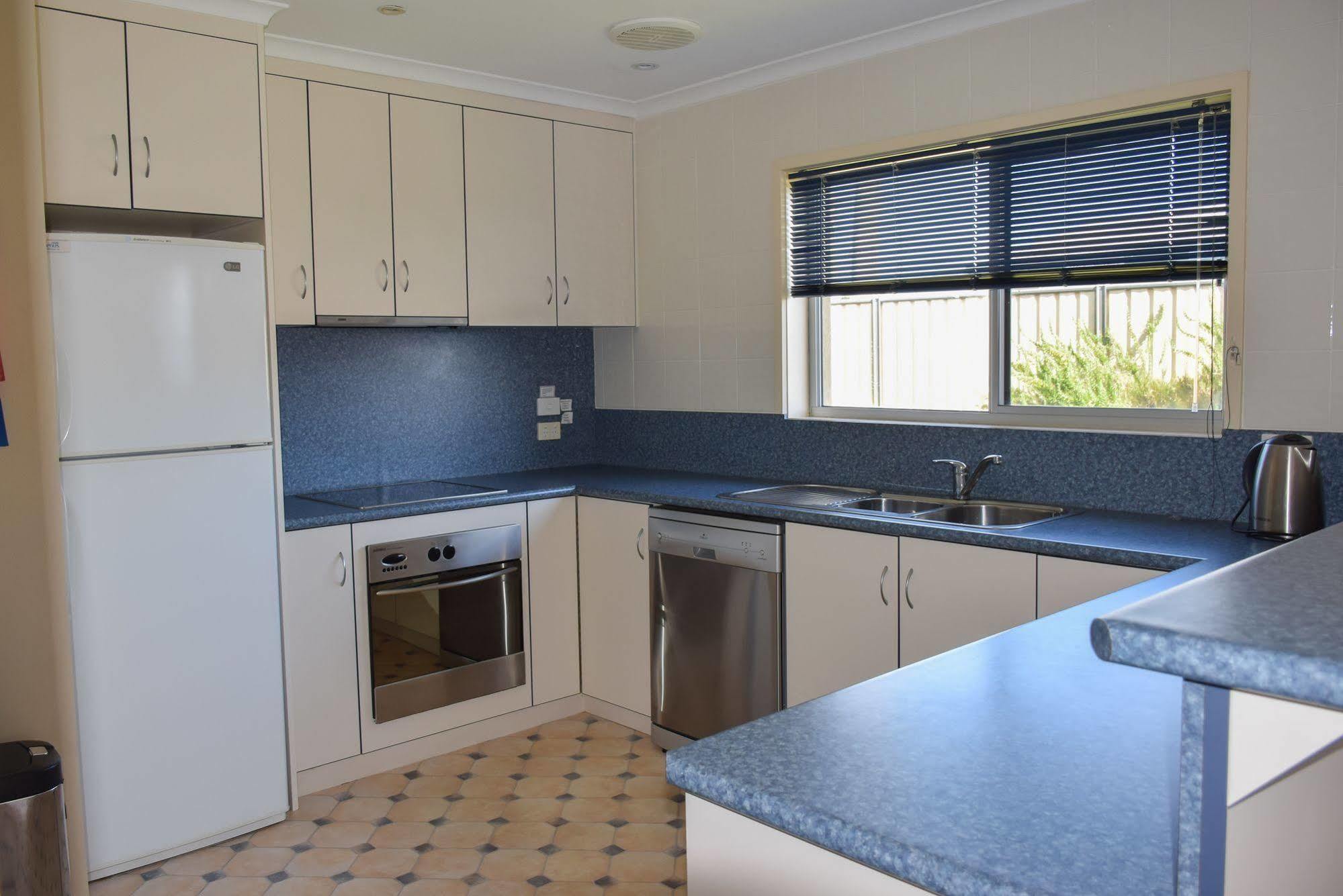 Beachway Motel Ulverstone Exterior photo